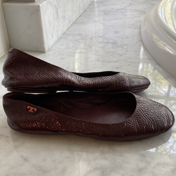 TORY BURCH Travel “T” Crinkle Ballet shoe #31158203 in Oxblood color Size 8.5 M - Picture 2 of 11
